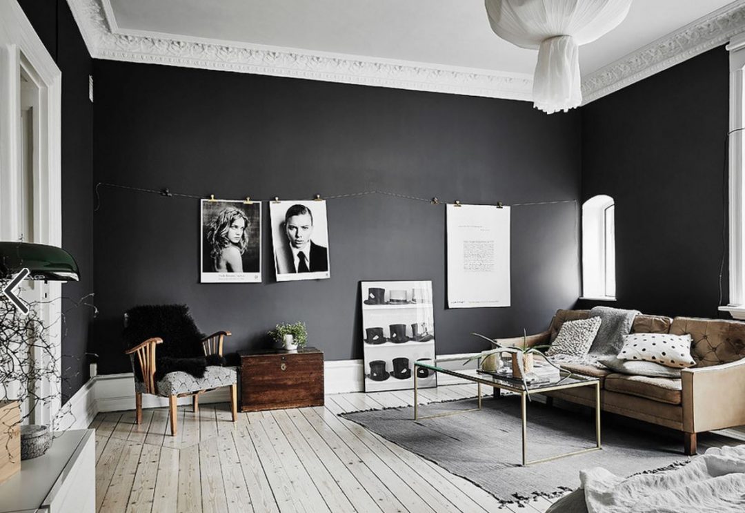 Le noir envahit nos murs et nos parquets • aventure déco