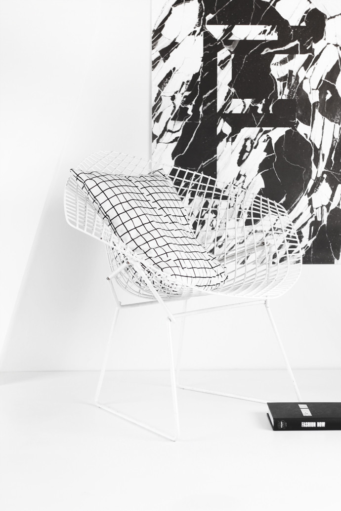 coussin-motif-grid-carre-chaise-design-diamond-chair-bertoia-affiche-marbre-tendance-scandinave