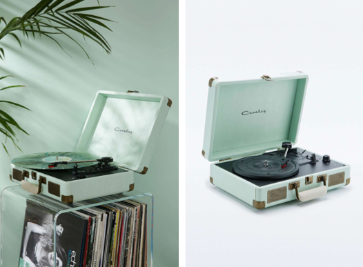 Tourne-disque menthe mint de la marque Crosley Cruiser vendu chez Urban Outfitters