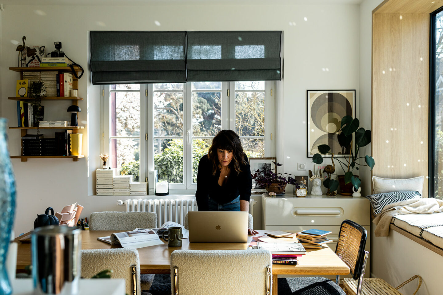 Faut-il se déplacer avant un devis ? Posture et méthode pour les archis d’intérieur